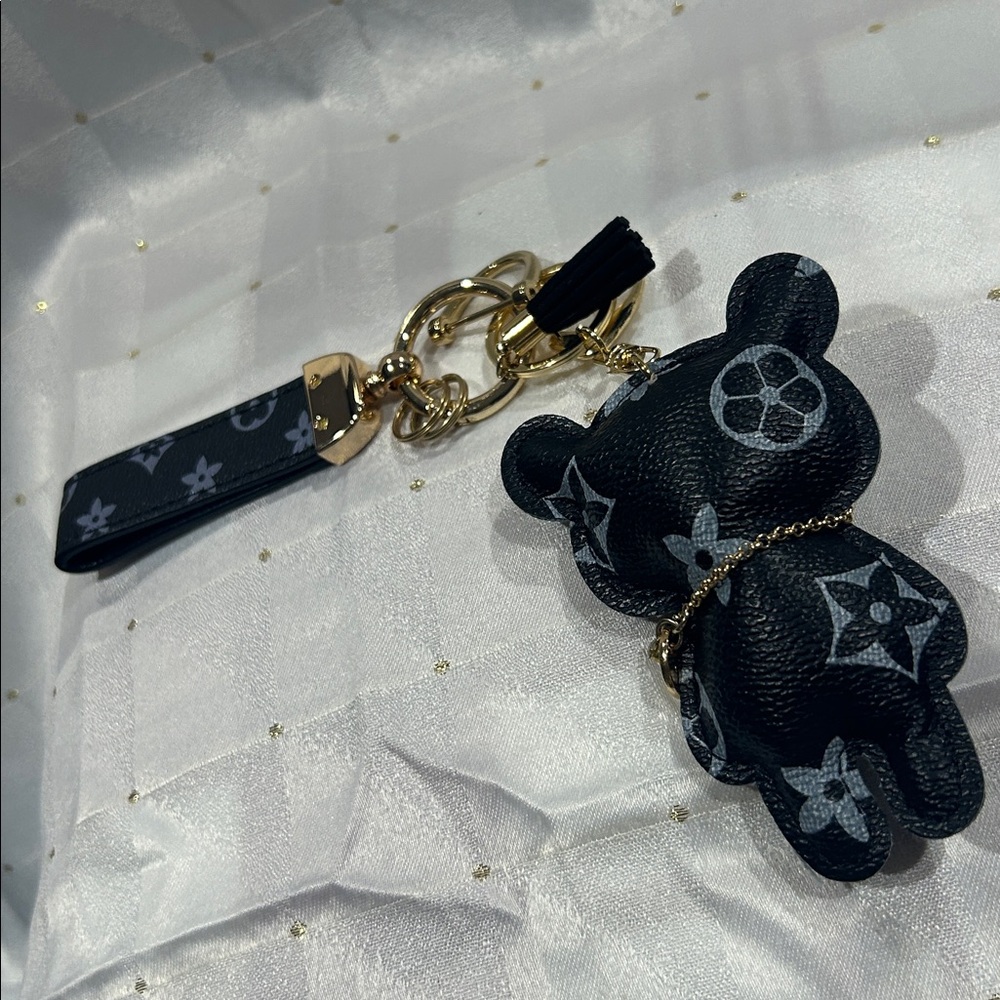 Bear Keychains - Picture 4 of 4